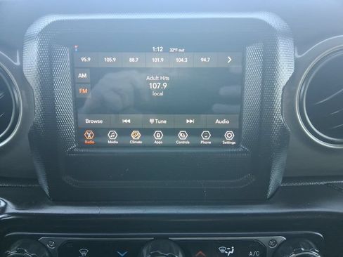 Used 2023 Jeep Wrangler Sport AWD/4WD image 22