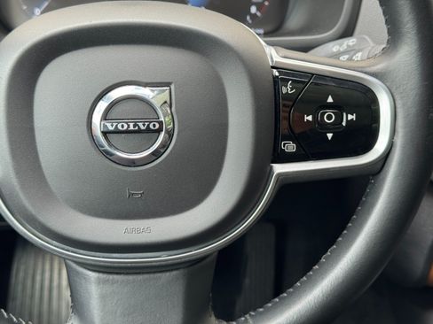 Used 2021 Volvo XC90 T5 Momentum w/ Advanced Package AWD/4WD image 23