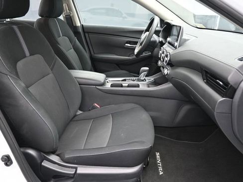 Used 2025 Nissan Sentra SV image 30