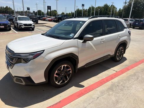 Used 2025 Subaru Forester Limited w/ Popular Package #2 AWD/4WD image 1