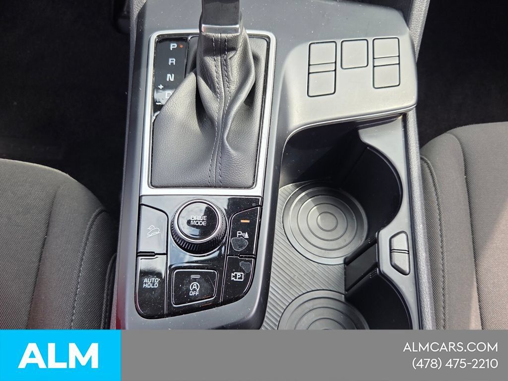 Used 2025 Kia Sportage LX FWD image 18