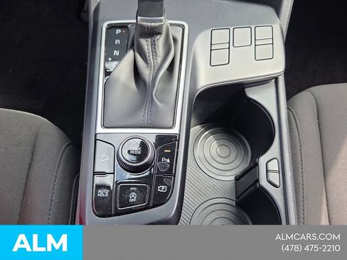 Used 2025 Kia Sportage LX FWD image 18