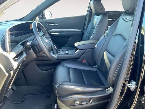 Used 2024 Cadillac XT4 Premium Luxury image 12