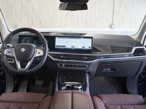 Used 2024 BMW X7 xDrive40i AWD/4WD image 17