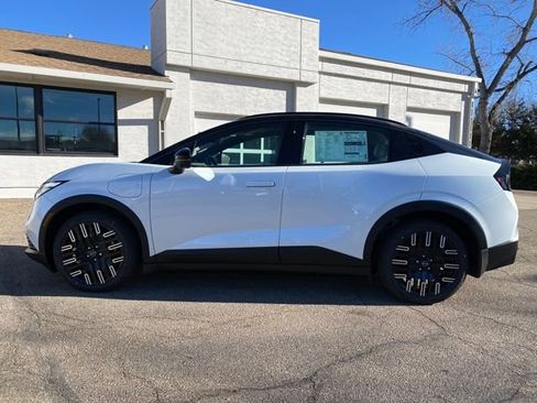 New 2026 Nissan Leaf Platinum+ image 2