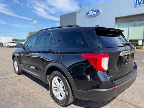 Used 2023 Ford Explorer XLT AWD/4WD image 6