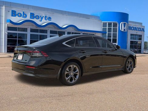 Used 2023 Honda Accord EX image 5