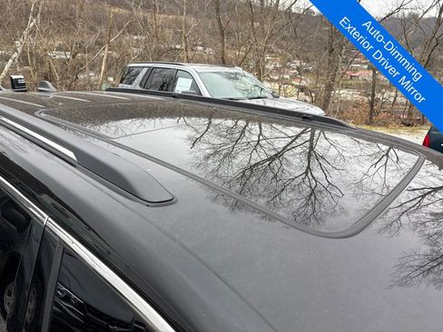 Used 2023 Jeep Grand Cherokee L Limited w/ Luxury Tech Group II image 14