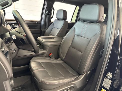 Used 2023 Chevrolet Suburban RST w/ Luxury Package AWD/4WD image 18