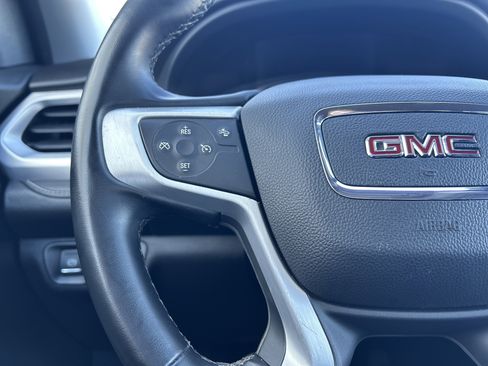 Used 2023 GMC Acadia SLT image 13