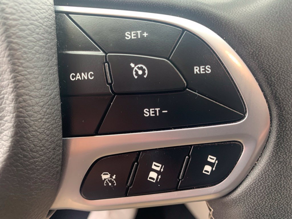 Used 2023 Chrysler Pacifica Touring-L FWD image 20