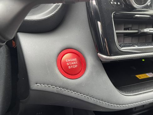 Used 2024 Toyota Highlander Platinum image 24