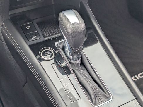 Used 2023 Nissan Kicks SR FWD image 21
