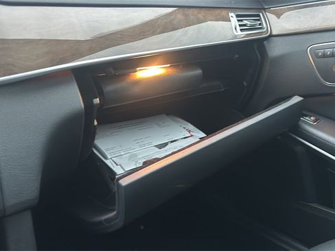 Used 2014 Mercedes-Benz E 350 4MATIC Sedan image 29