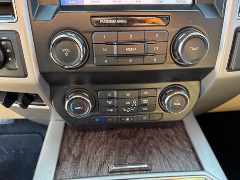 Used 2019 Ford F250 Lariat w/ Lariat Ultimate Package image 25