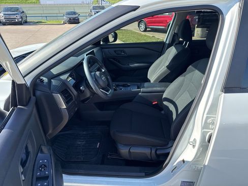 Used 2024 Nissan Rogue S image 19