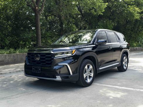 Used 2025 Honda Pilot EX-L image 5