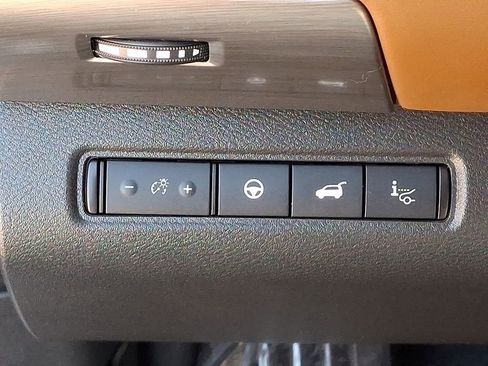 Used 2022 Nissan Pathfinder Platinum w/ Cargo Package image 27