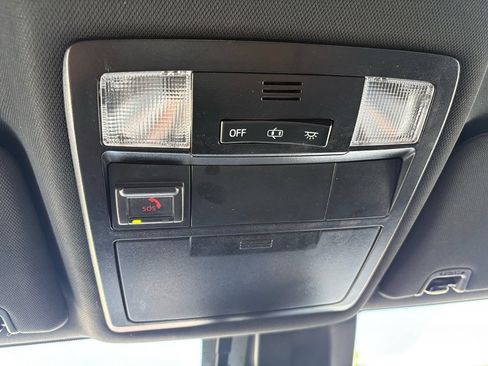 Used 2020 Toyota Tacoma TRD Sport AWD/4WD image 35