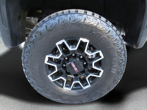 Certified 2026 GMC Sierra 2500 AT4X image 19