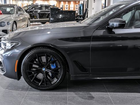 Used 2022 BMW M550i xDrive w/ Premium Package image 6