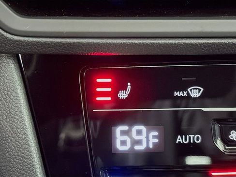 New 2026 Volkswagen Jetta SE FWD image 20