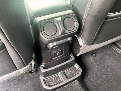 Used 2021 Jeep Wrangler Unlimited Sahara w/ Uconnect 4C Nav & Sound Group AWD/4WD image 28