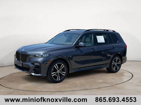 Used 2022 BMW X7 xDrive40i w/ M Sport Package AWD/4WD image 7