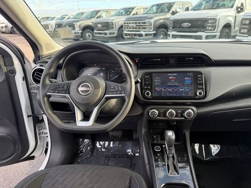 Used 2023 Nissan Kicks SV image 14