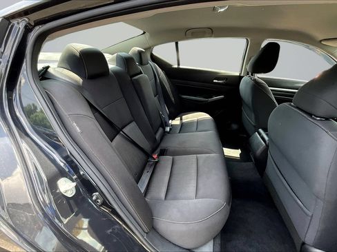 Used 2021 Nissan Altima 2.5 SV FWD image 25