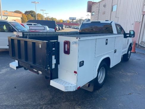 Used 2021 Ford F350 XL w/ Power Equipment Group image 5