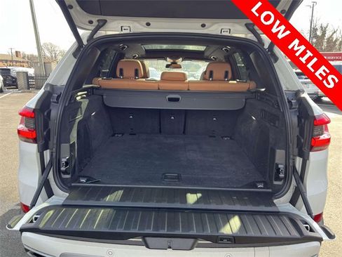 Used 2022 BMW X5 xDrive40i w/ Parking Assistance Package image 7
