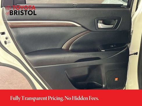 Used 2015 Toyota Highlander Limited Platinum AWD/4WD image 17