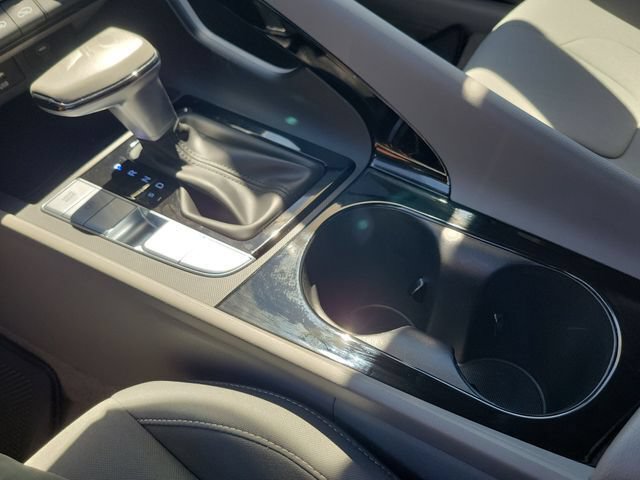 Certified 2025 Hyundai Elantra SEL FWD image 16