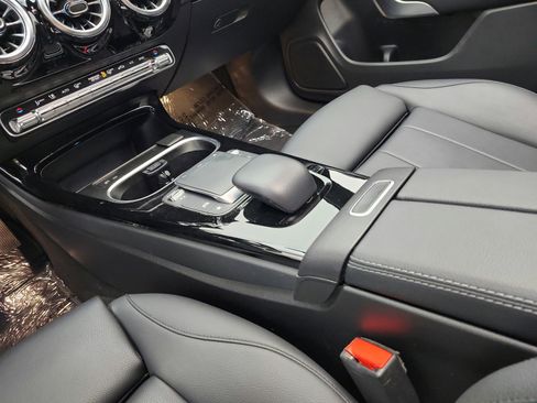 Used 2023 Mercedes-Benz CLA 250 image 12