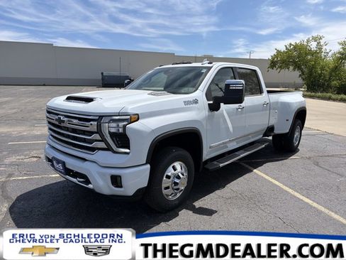 New 2026 Chevrolet Silverado 3500 High Country w/ High Country Premium Package AWD/4WD image 1