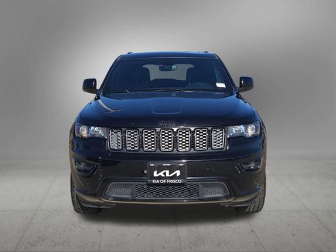 Used 2019 Jeep Grand Cherokee Altitude image 9