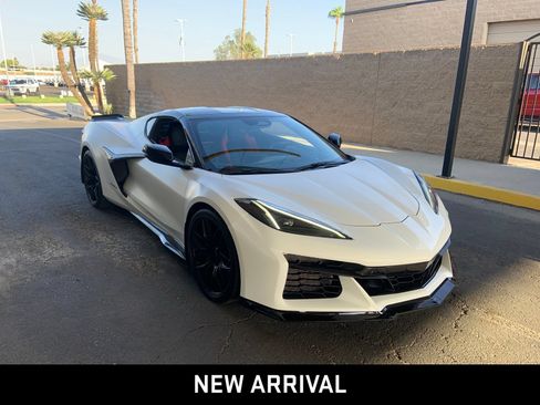 Certified 2025 Chevrolet Corvette Z06 w/ Stealth Interior Trim Package RWD image 3