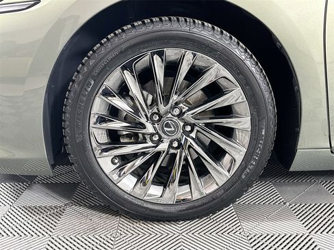 Used 2025 Lexus ES 350 Ultra Luxury image 34