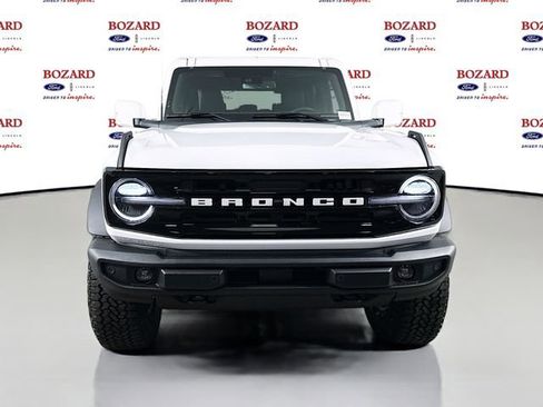 New 2025 Ford Bronco Outer Banks w/ Sasquatch Package image 2