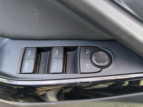 New 2026 Chevrolet Equinox LT w/ Convenience Package II image 14