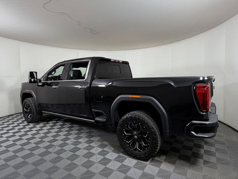 Used 2021 GMC Sierra 2500 Denali w/ Denali Black Diamond Edition image 3