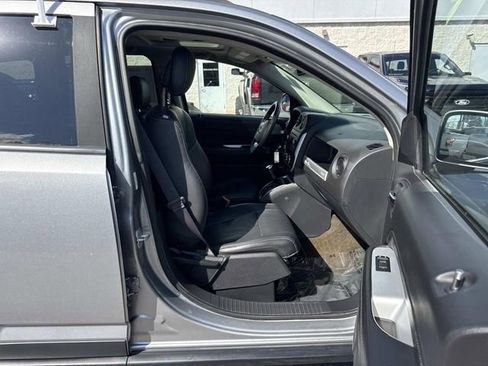 Used 2016 Jeep Compass High Altitude AWD/4WD image 8