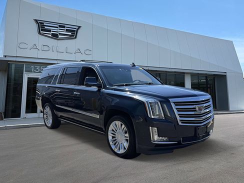 Used 2020 Cadillac Escalade ESV Platinum AWD/4WD image 2