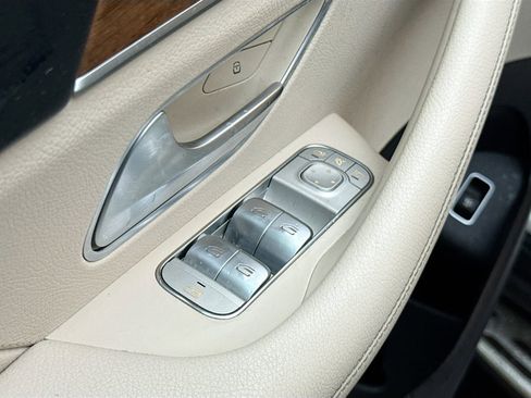 Used 2022 Mercedes-Benz GLS 450 4MATIC image 18