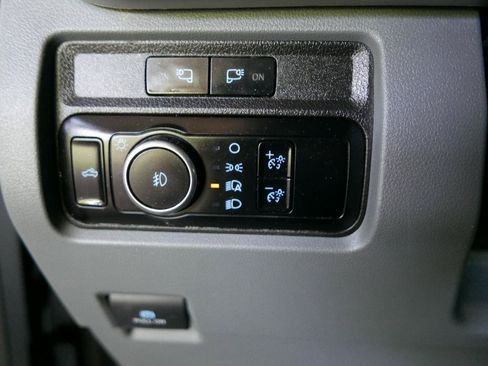 Used 2024 Ford F350 XLT w/ FX4 Off-Road Package AWD/4WD image 14