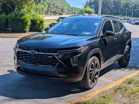 New 2026 Chevrolet Trax RS w/ Sunroof Package FWD image 5