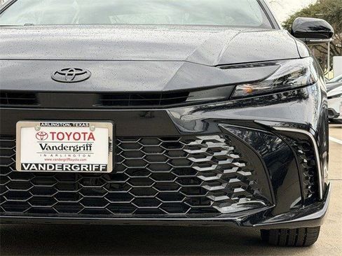 New 2026 Toyota Camry Hybrid image 9