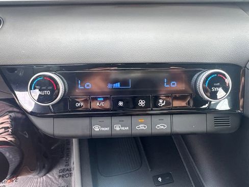 Used 2025 Hyundai Elantra Sport image 35