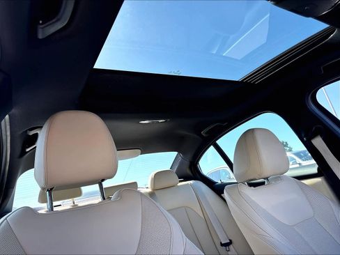 Used 2022 BMW 330i Sedan w/ Premium Package 2 RWD image 28